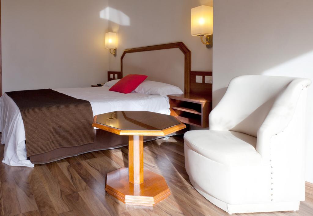 Habitación Doble - 2 camas (1-2 adultos)