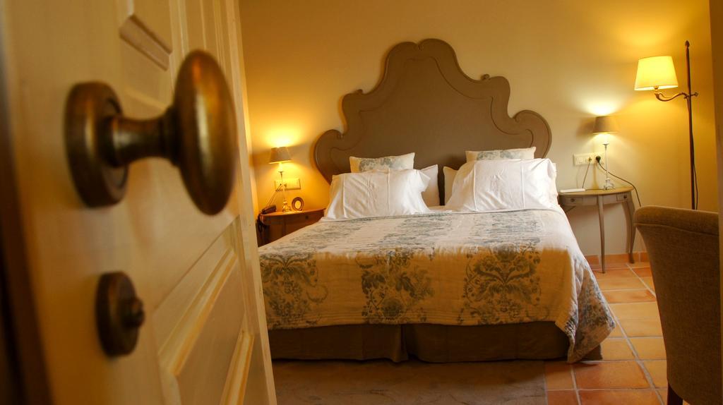 Standard Double or Twin Room,519800517:JPEG
