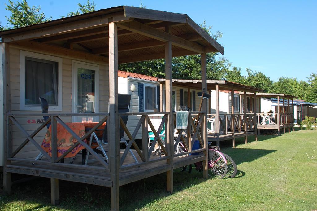 Mobile Home Green Towels or Bed linen available a fee Pets allowed a fee,1079851123:JPEG