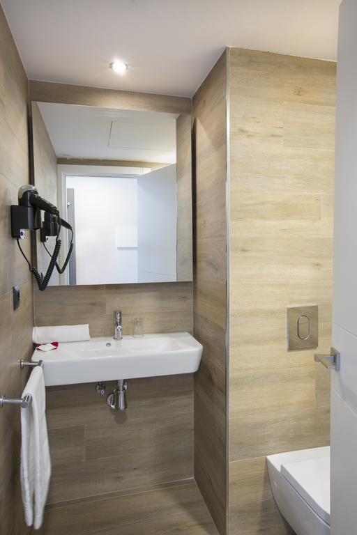 Suite (2 Adultos + 1 Criança)