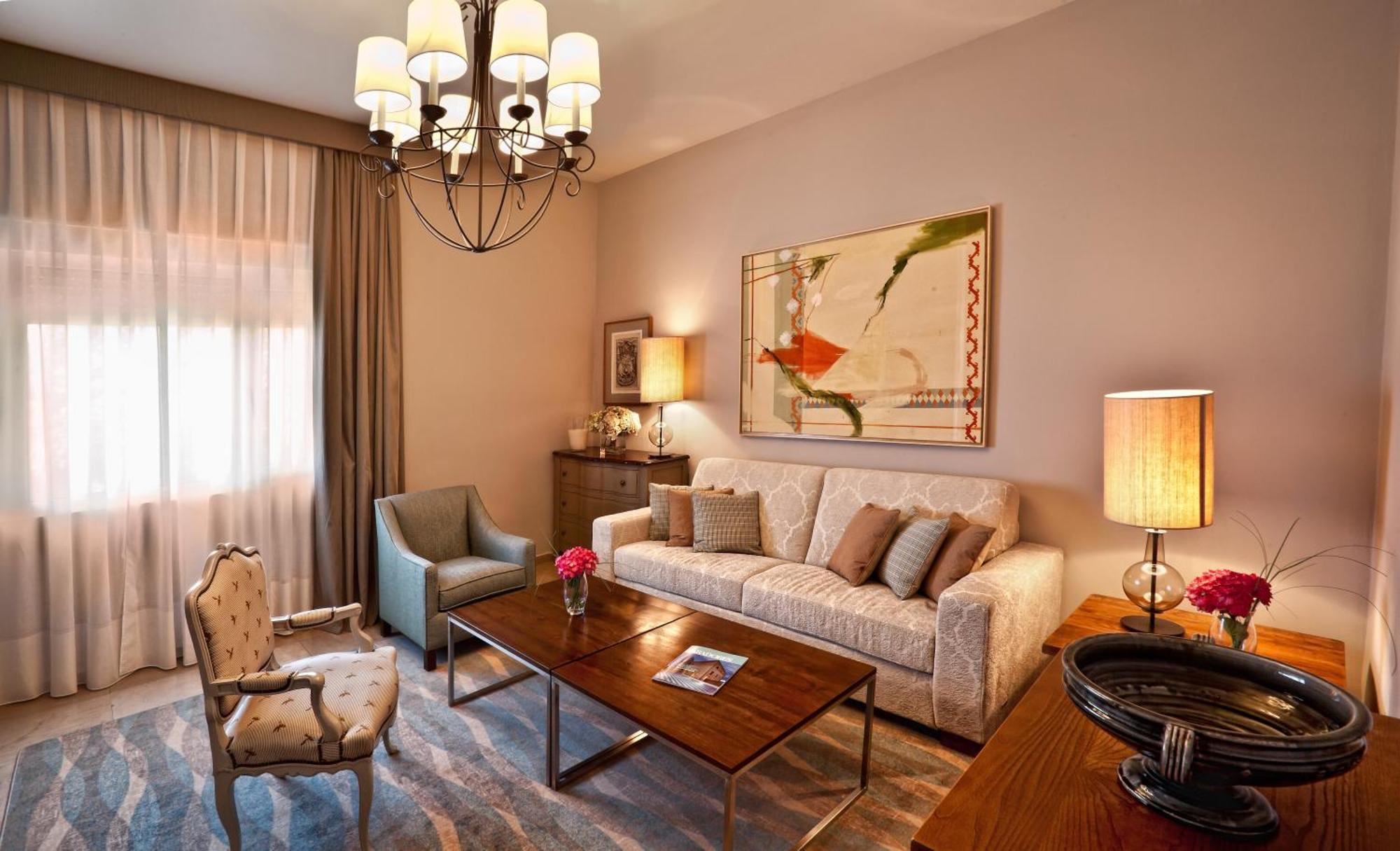 Junior Suite,1431784543:JPEG
