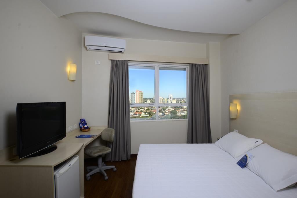 Quarto Superior com Cama Queen-size