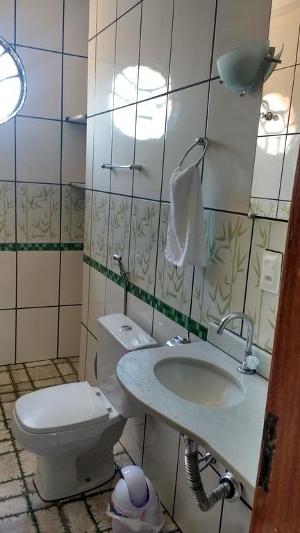 Quarto Triplo com Banheiro