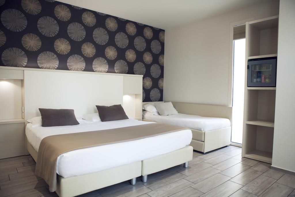 Standard Triple Room,1209423364:JPEG