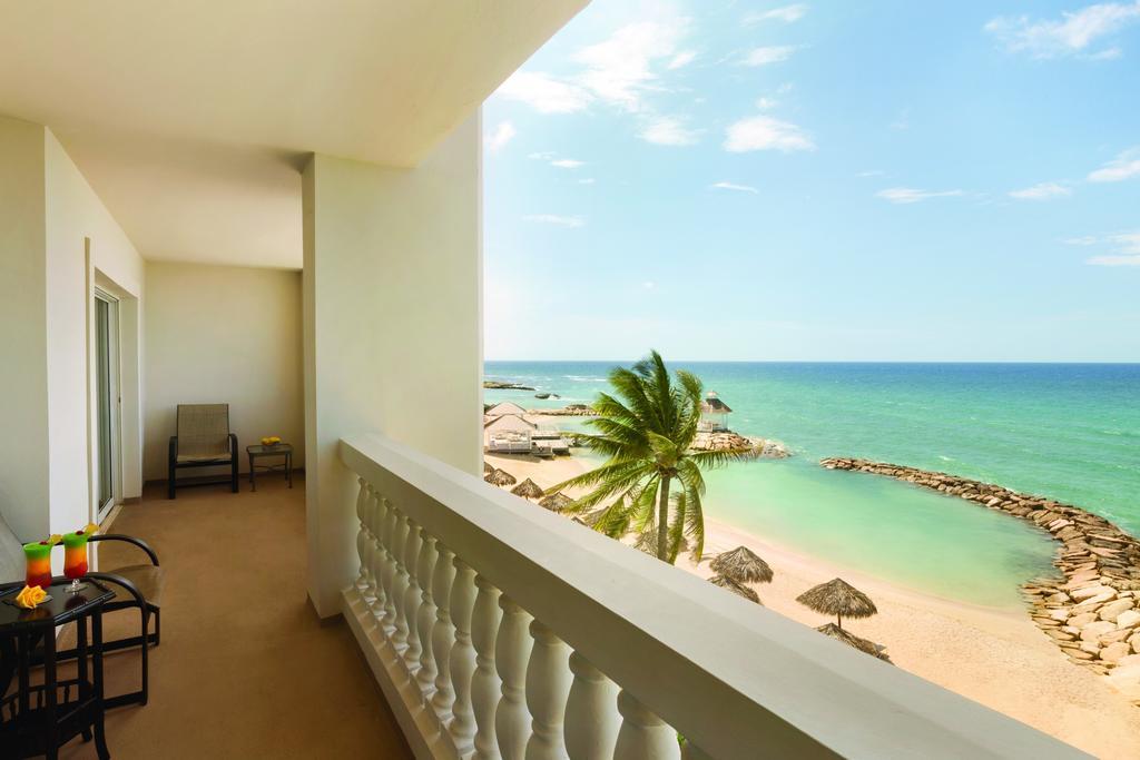 One-Bedroom Suite Oceanfront