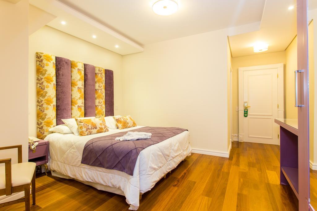 Quarto Standard com Cama de Casal ou 2 de Solteiro