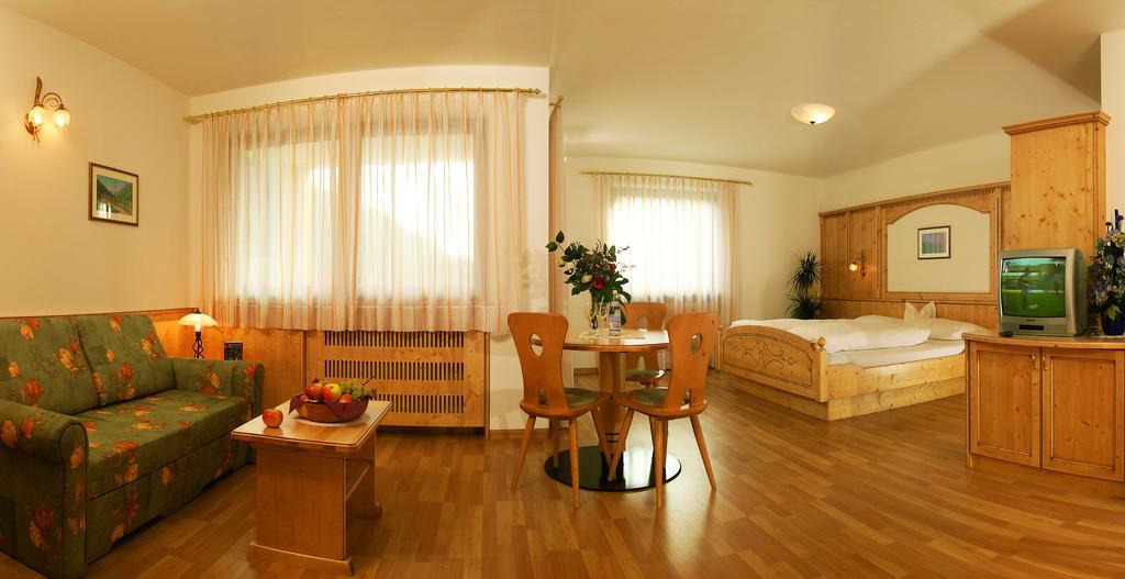 Deluxe Double Room Balcony,234605881:JPEG