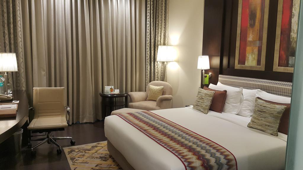 Business Room with Two Way Airport Transfers and 15% discount on Food and Soft beverage