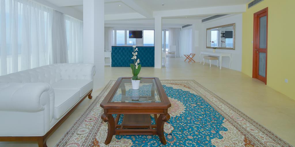 Executive Suite Sea View