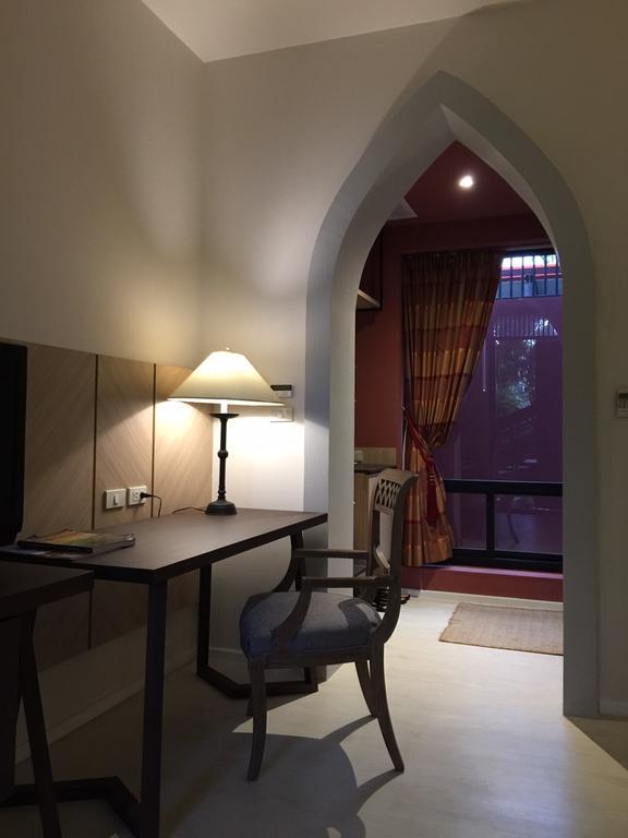 Courtyard room