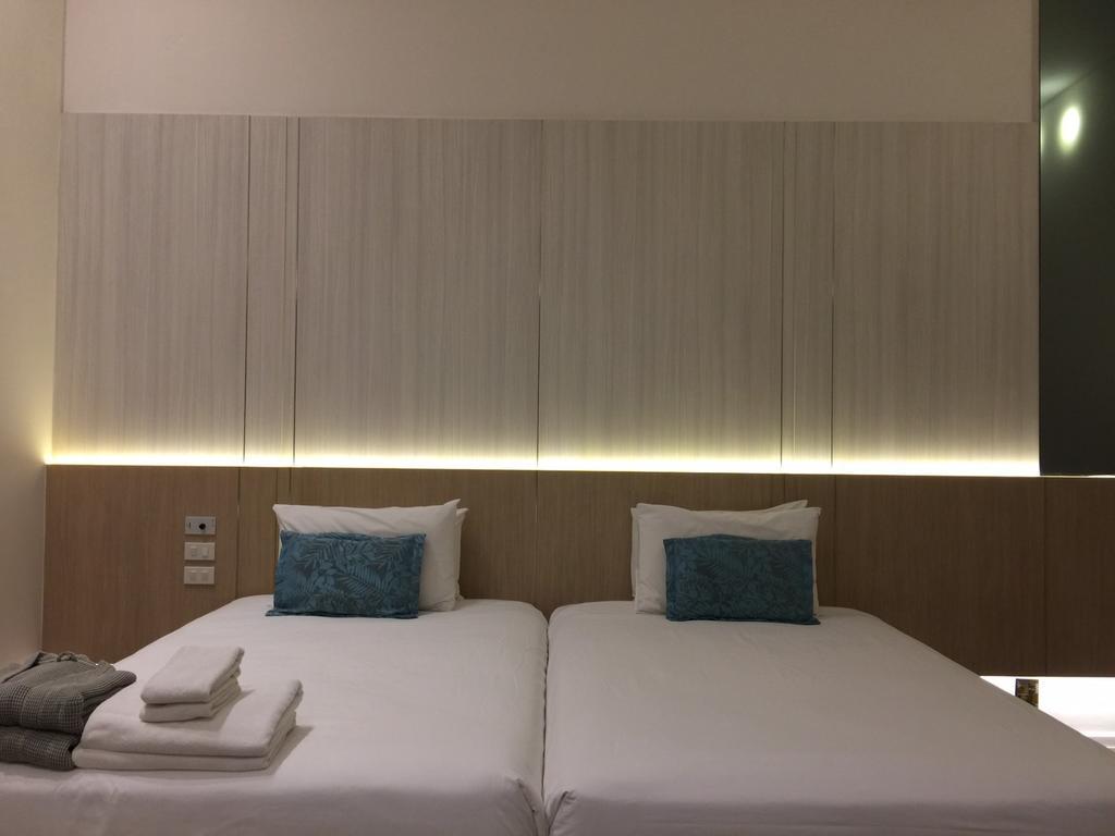 Courtyard room