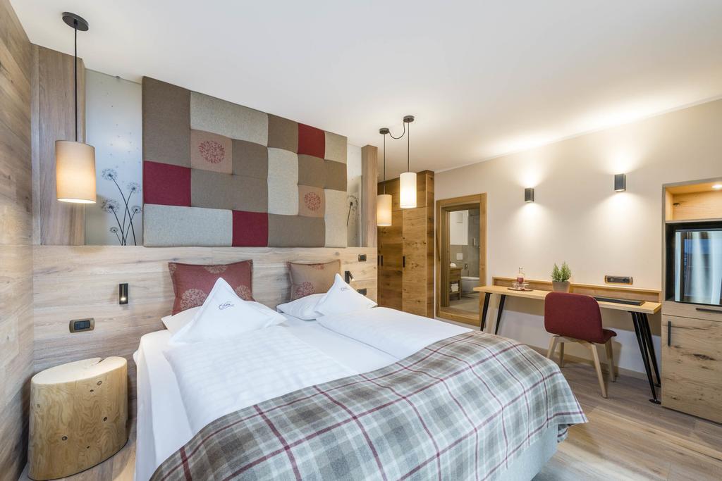 Standard Double Room,1589207061:JPEG