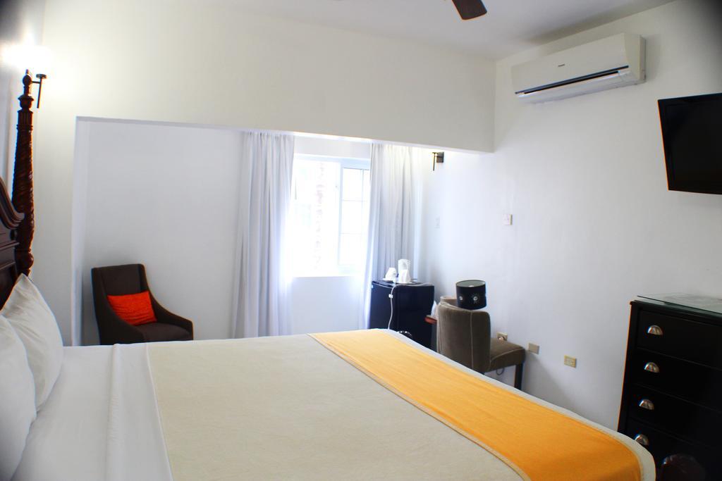 Executive Room 1 King Bed