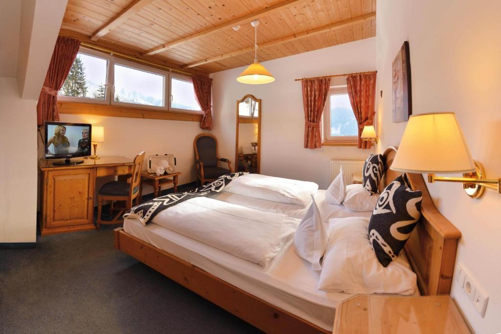 Double Room,43861717:JPEG