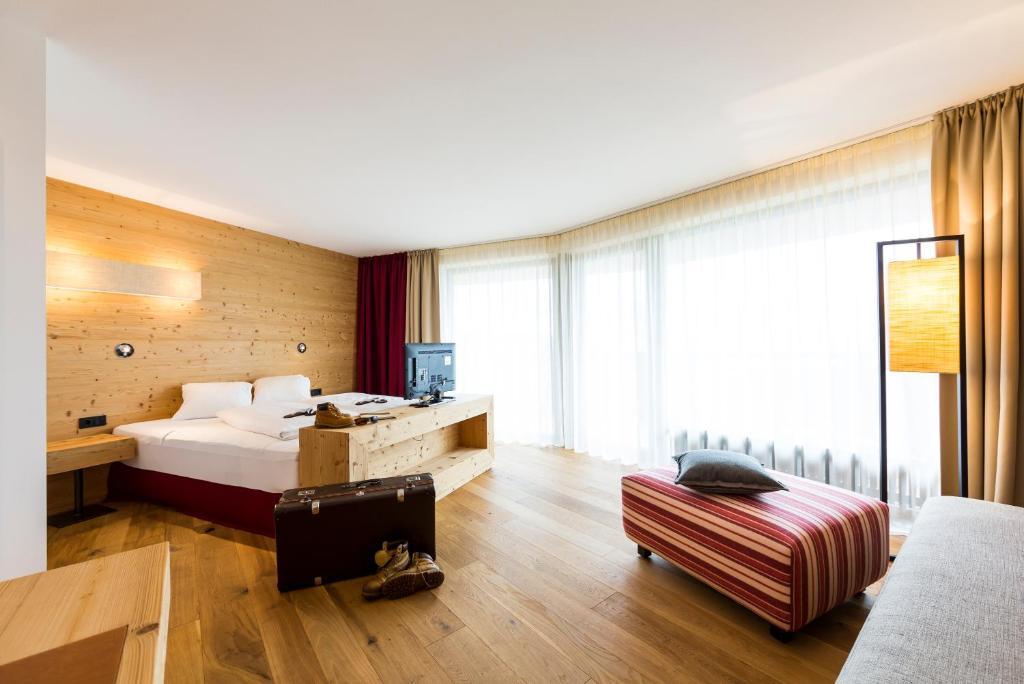 Superior Double Room Balcony Mountain View