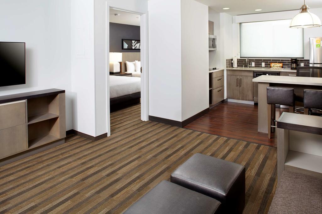 Suite mit 1 Schlafzimmer, 2 Queensize-Betten und Küche
