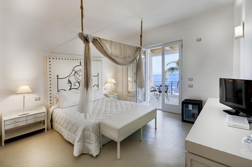 Superior Double Room Sea View Swimming Pool Side,1447639423:JPEG