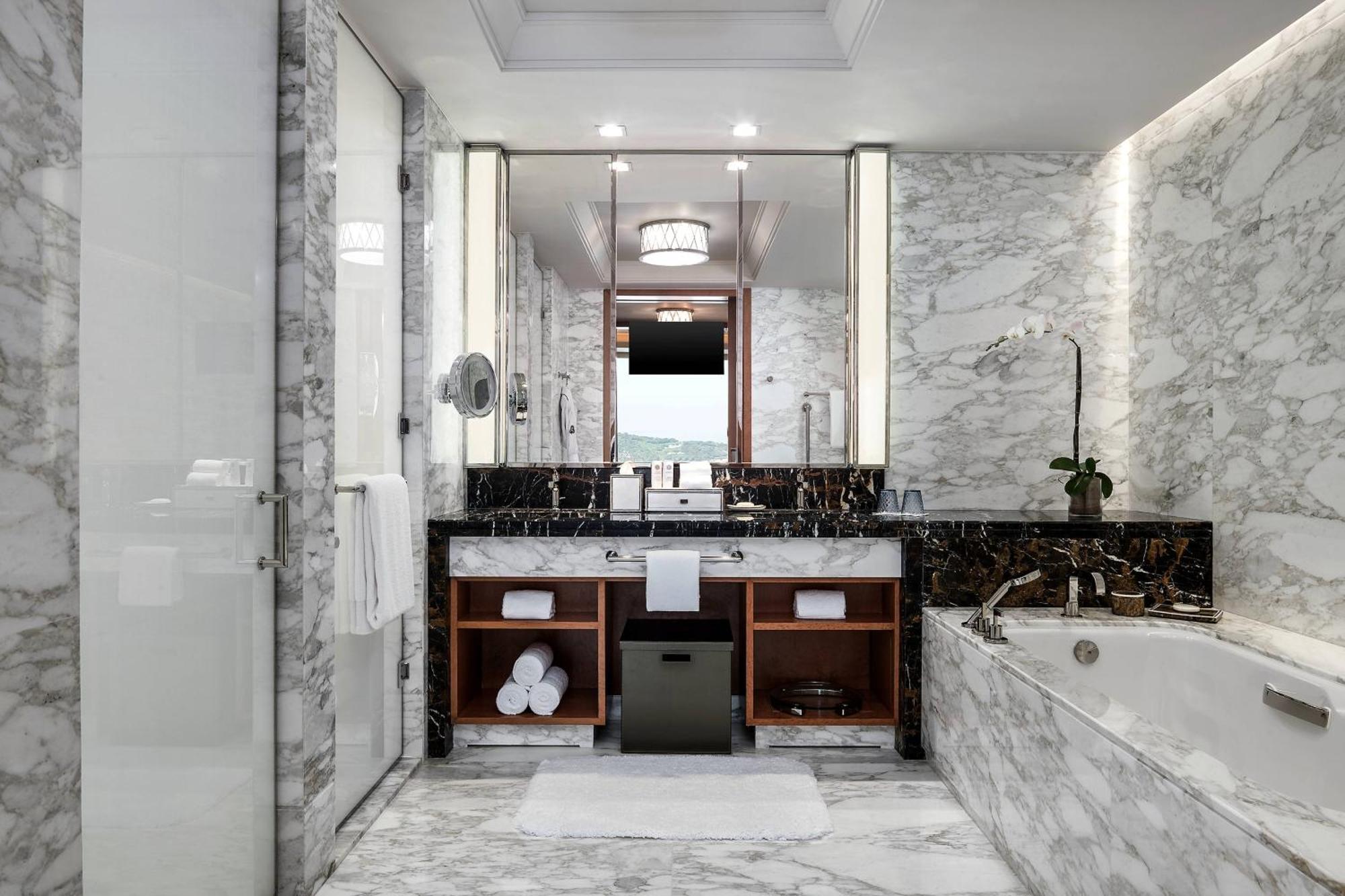 St. Regis Suite Queen, 1 Bedroom Junior Suite, 2 Queen