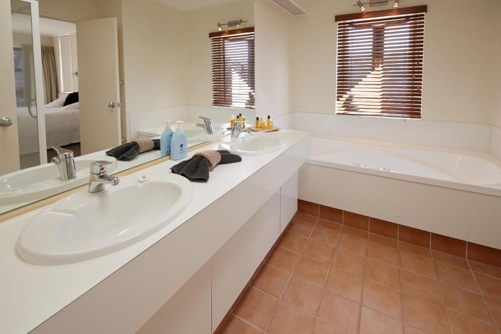 Two-Bedroom Apartment with Pool View