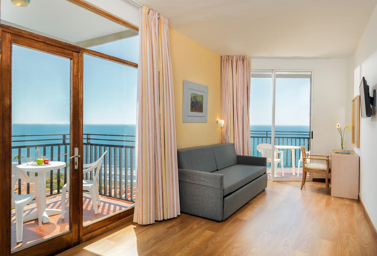 Quarto Familiar (2 Adultos + 2 Crianças)