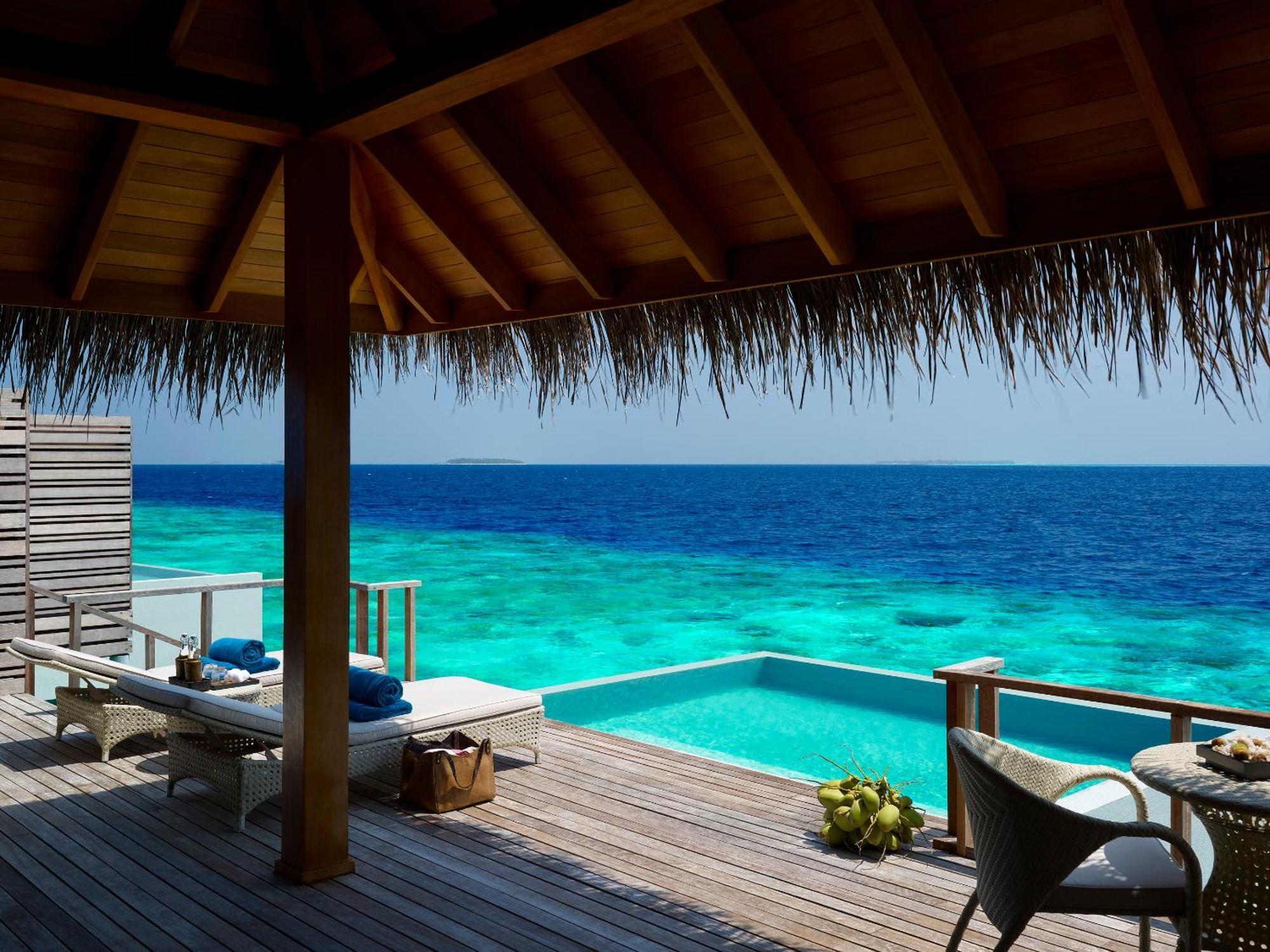 Villa Côté Plage avec Piscine - 150 m² - Service de Majordome - Accès Direct au Récif