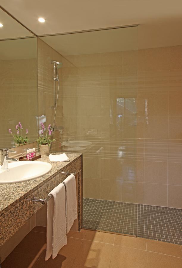 Double Room Pool Access,701596918:JPEG