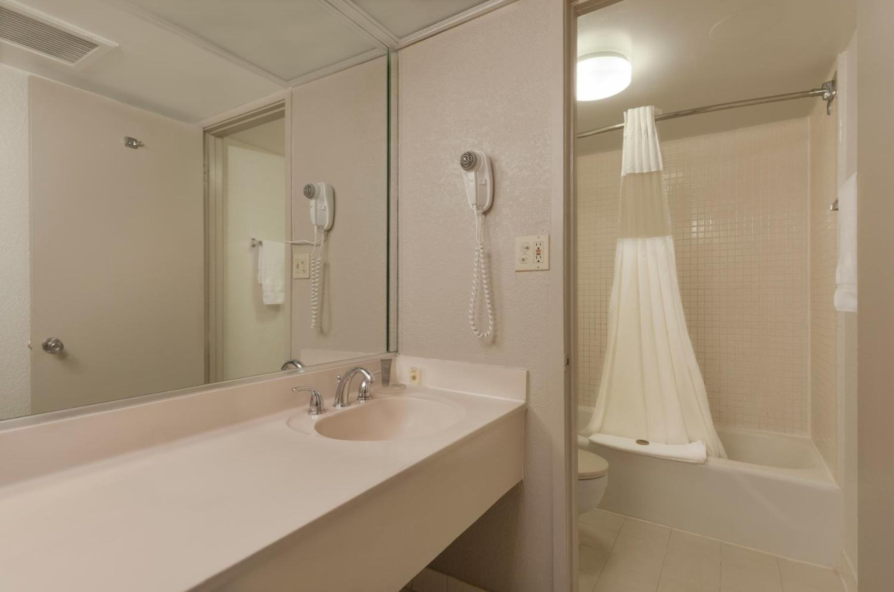Quarto Standard Inn com Cama King-size