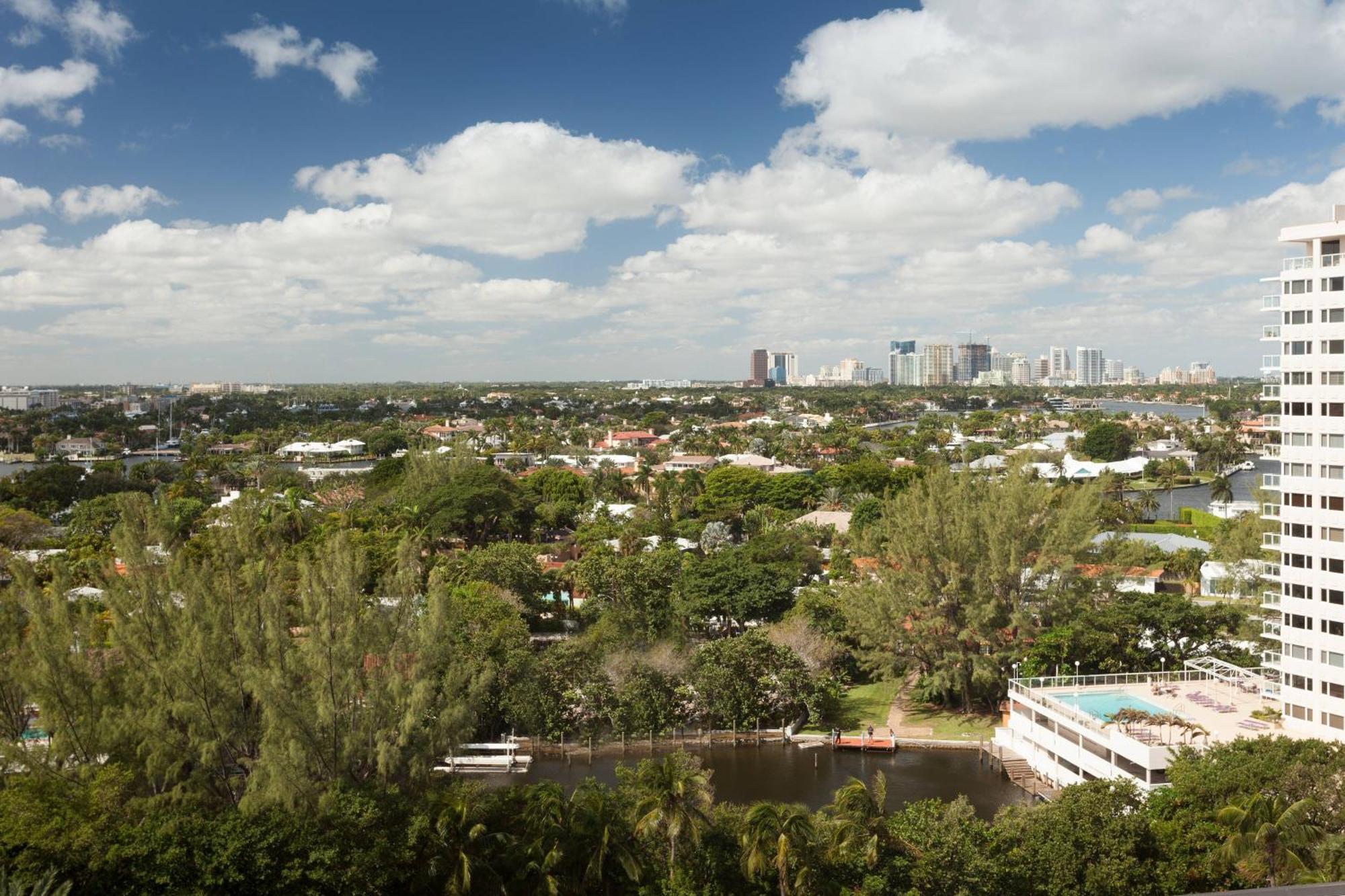 Quarto King com Varanda e Vista da Cidade