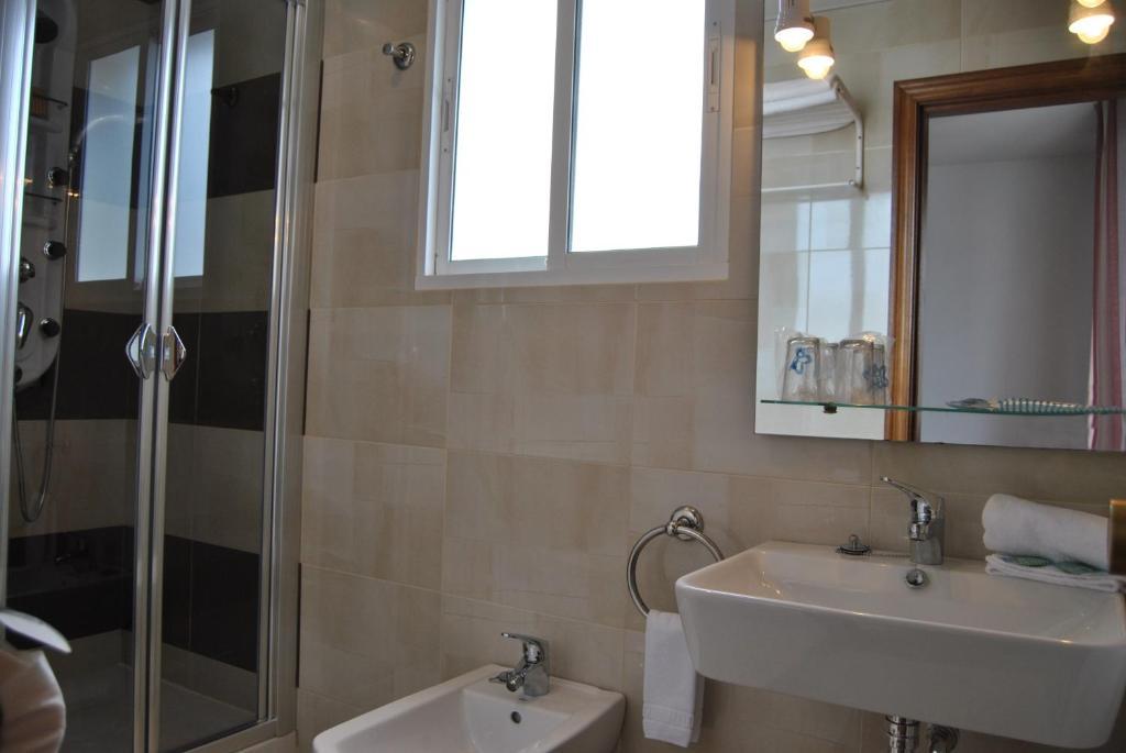 Double or Twin Room,62013874:JPEG