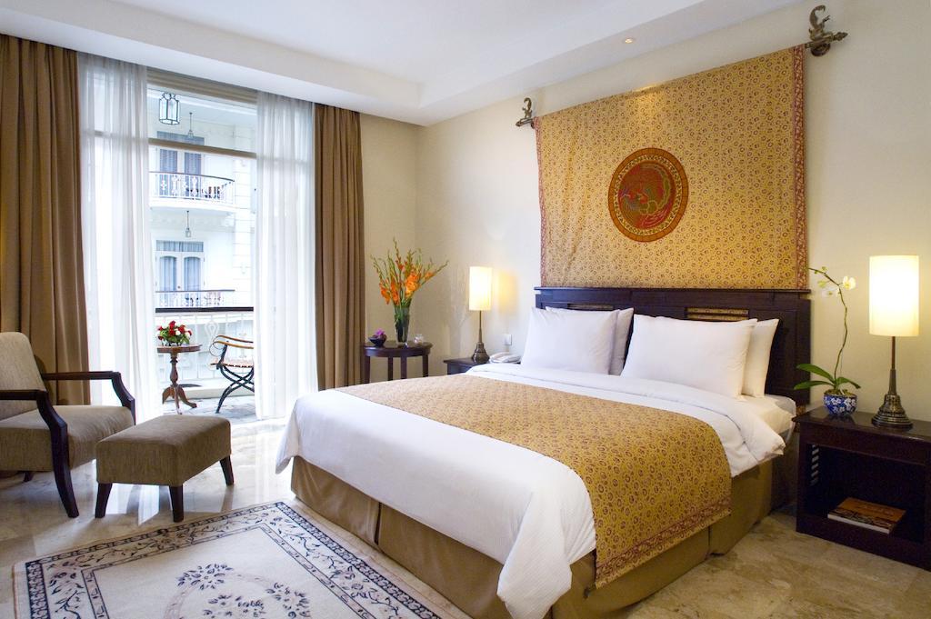 Deluxe Legacy Kamer met Kingisze Bed en Uitzicht op het Zwembad