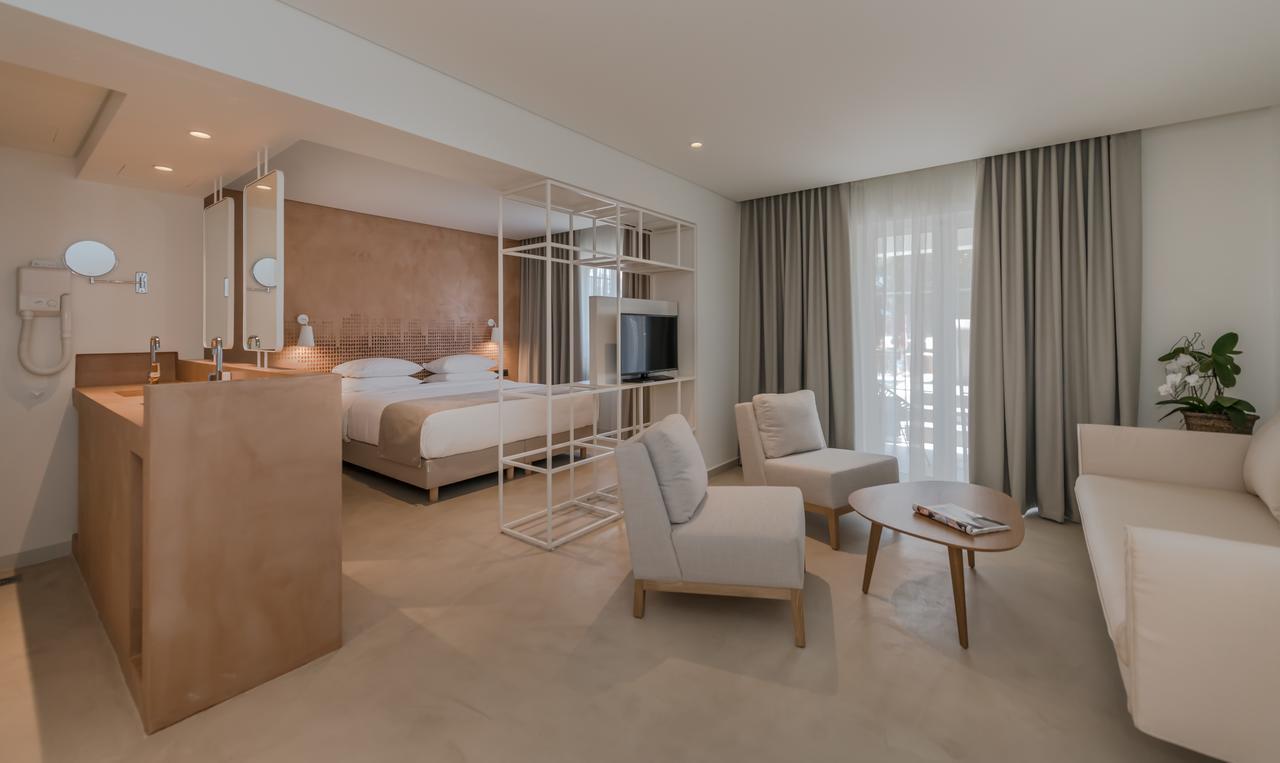 One-Bedroom Suite,626930127:JPEG