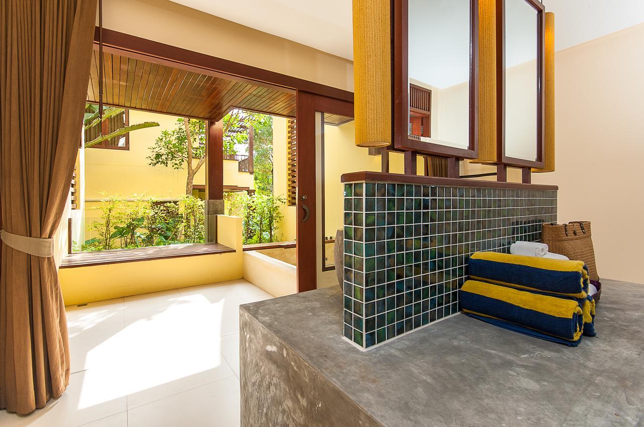 Family Room with Garden View