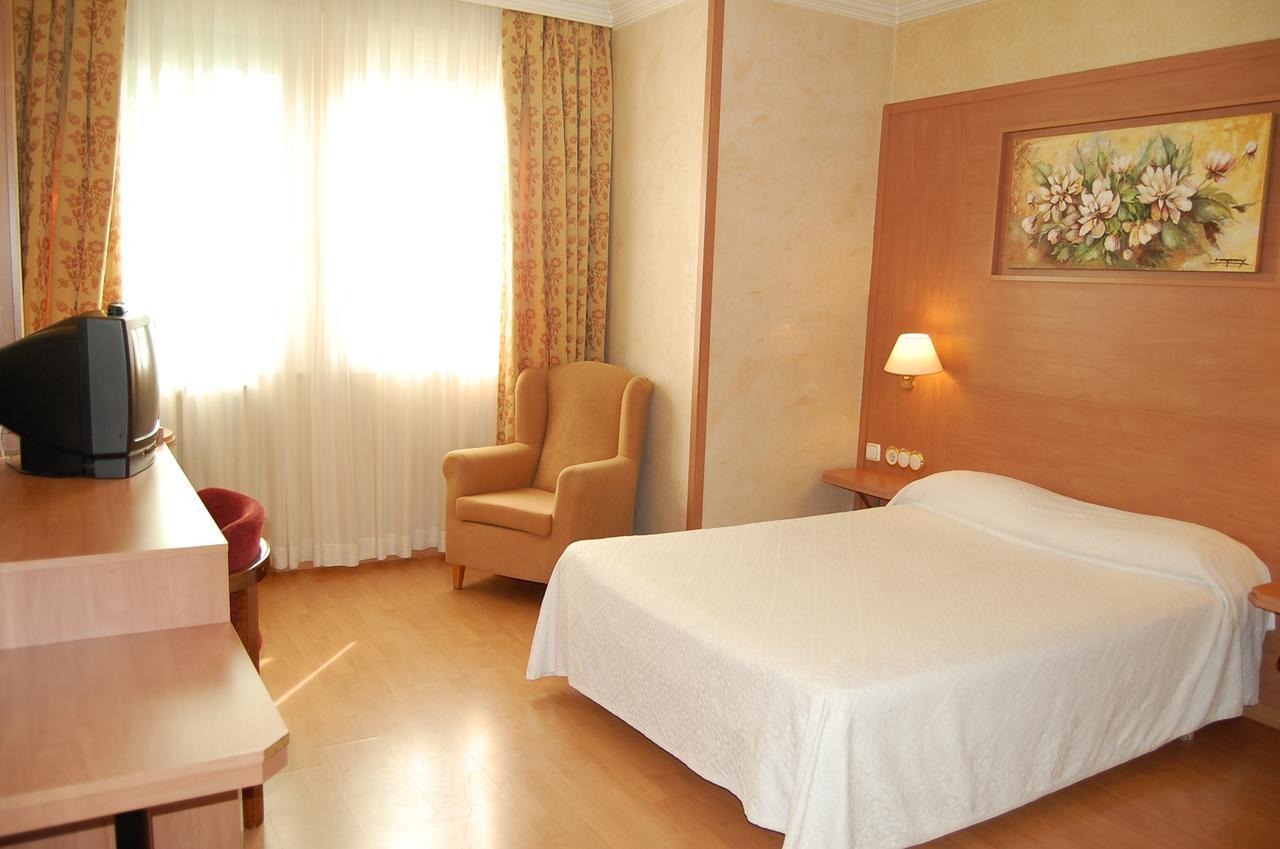 Standard Double or Twin Room,724638049:JPEG