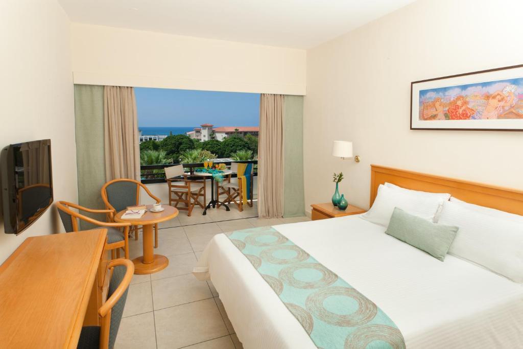 Double or Twin Room Pool View,63443644:JPEG
