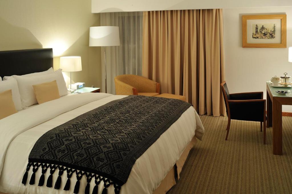 Classic King Room Club Lounge Access
