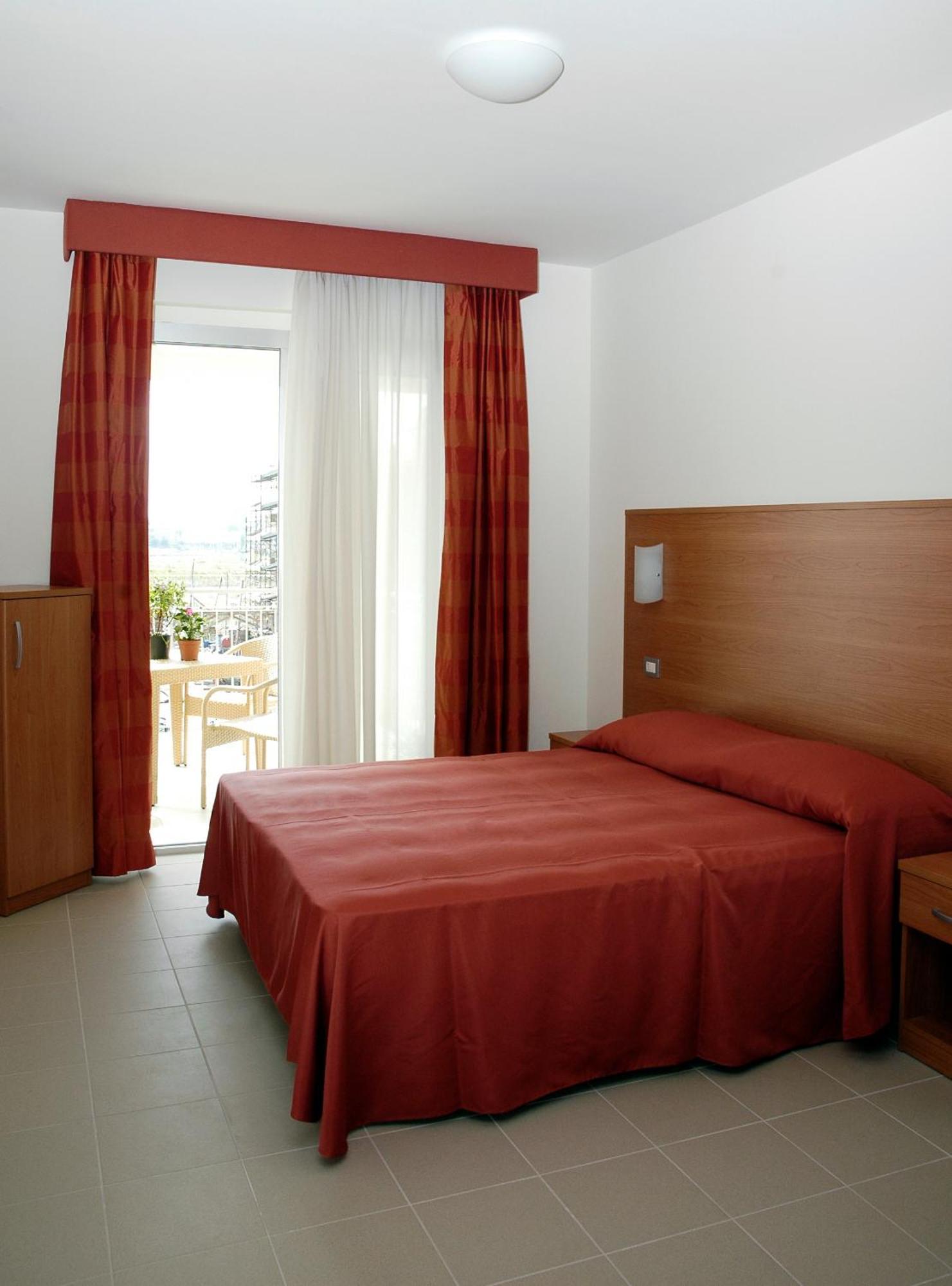 Double or Twin Room,1742794044:JPEG