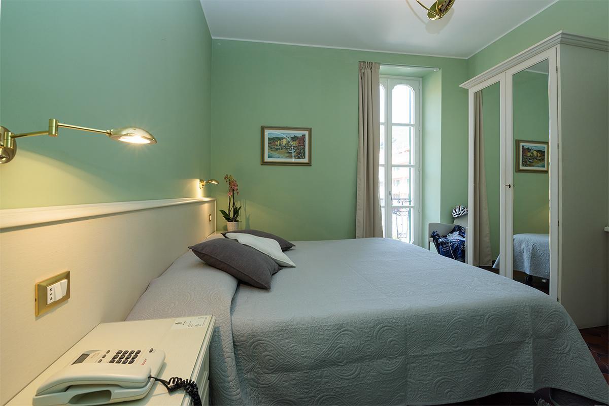 Double Room,1297187941:JPEG