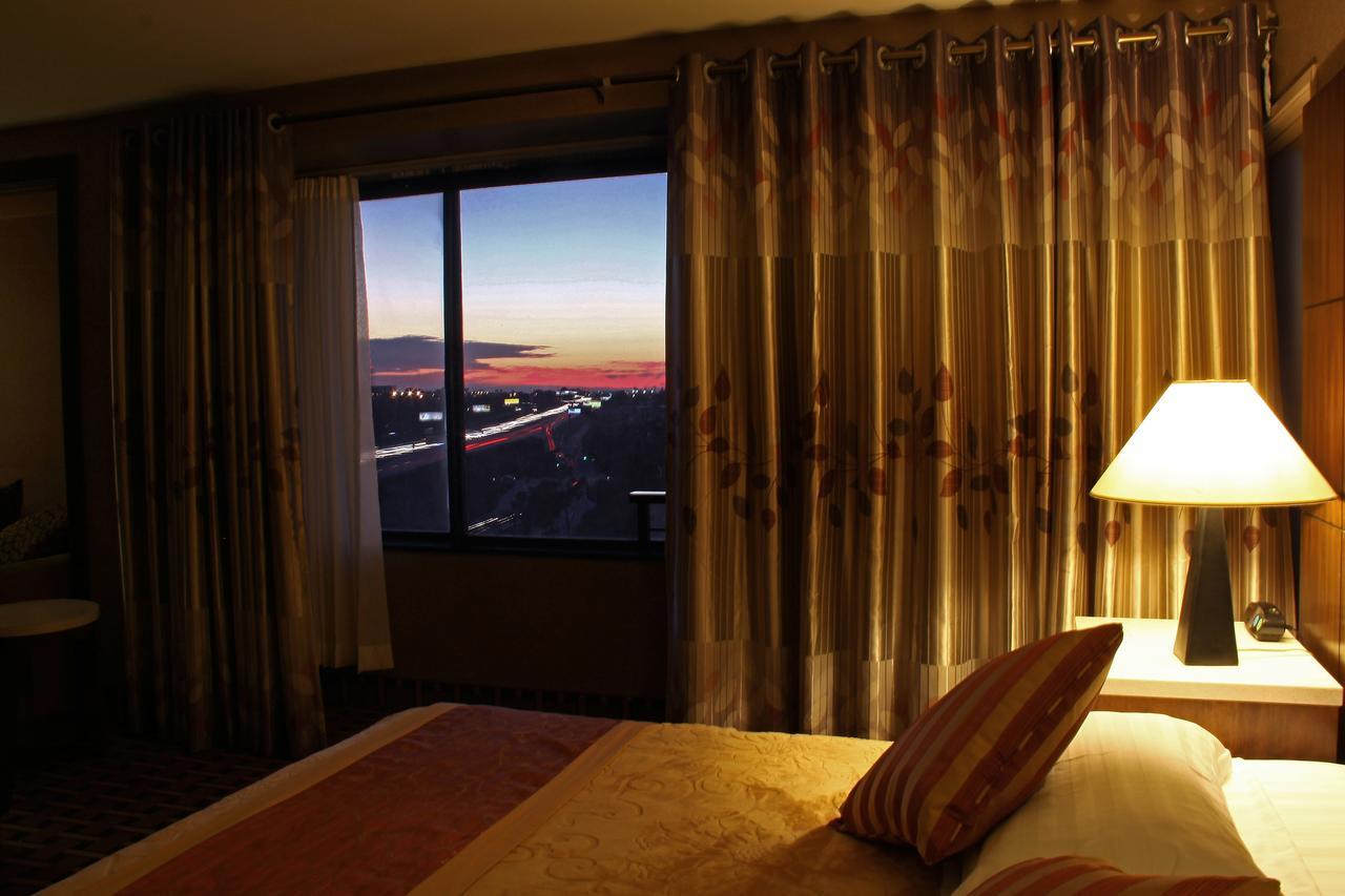 Luxury King Room