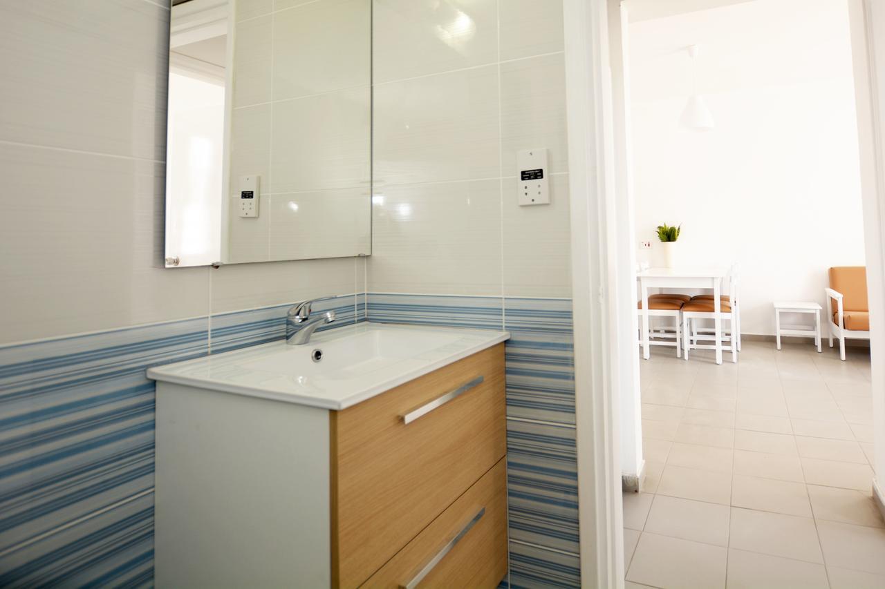 Double or Twin Room Easy Pool Access