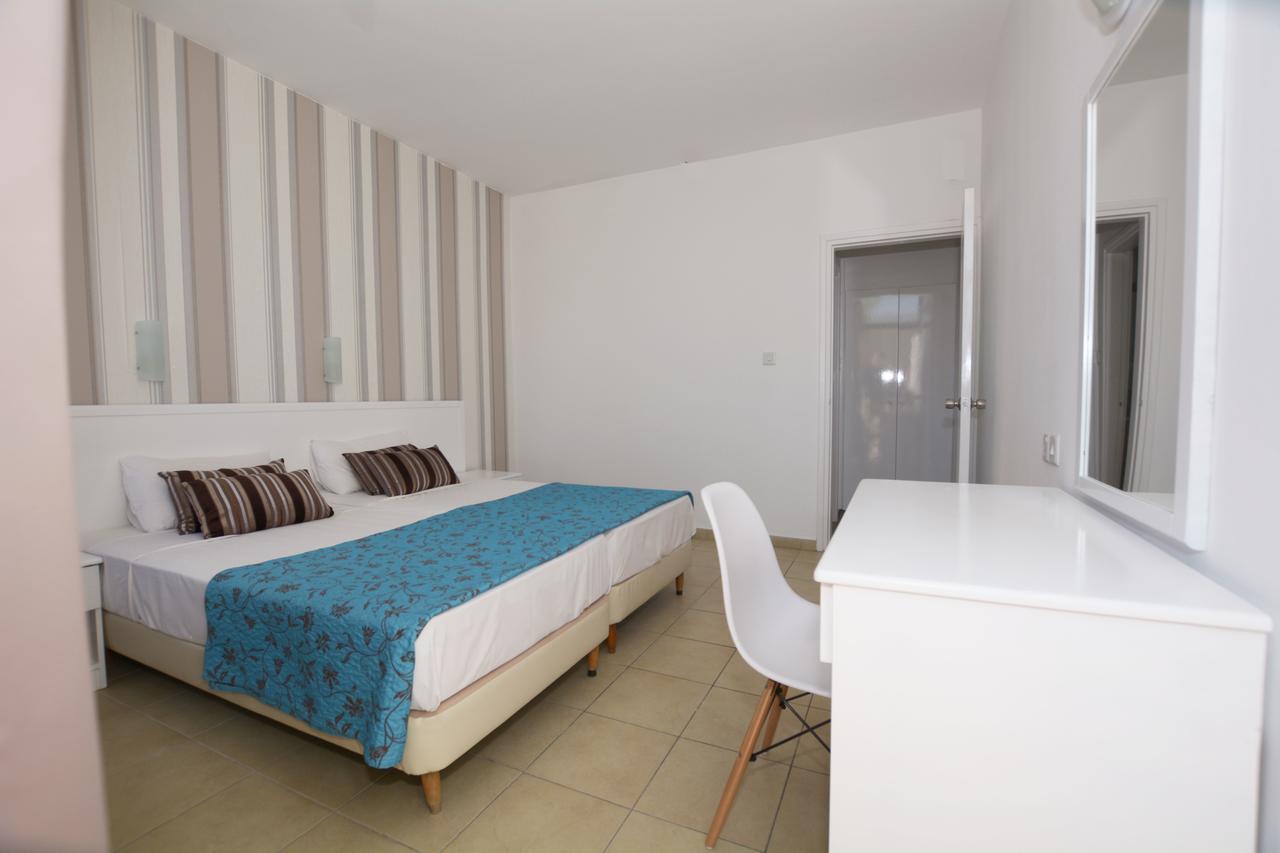 Double or Twin Room Easy Pool Access