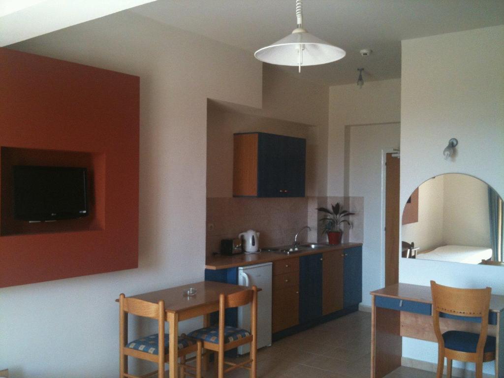 Studio (3 Adults)