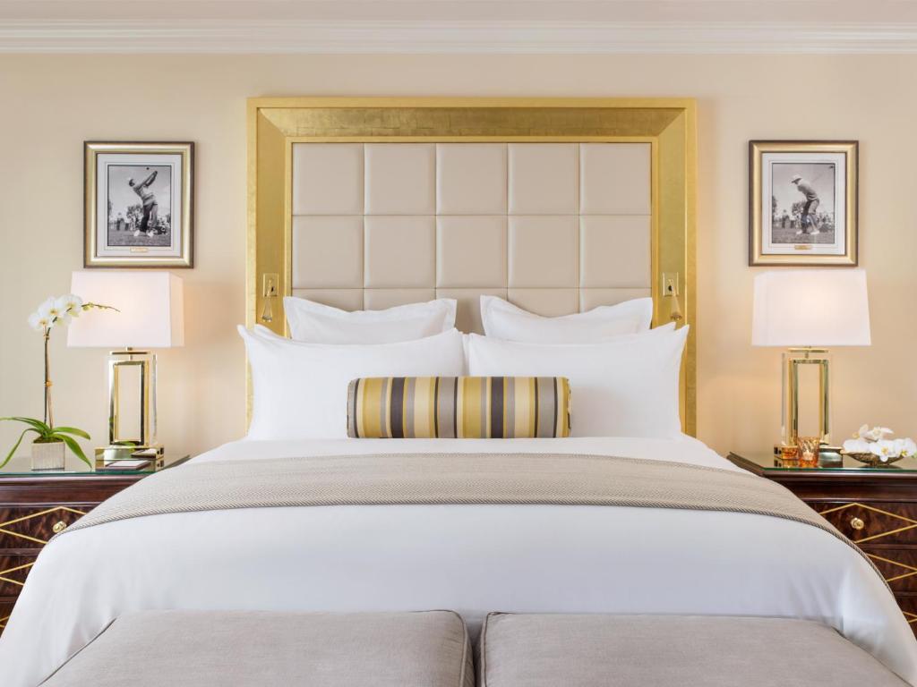 Premier Zimmer mit Kingsize-Bett und Golfblick