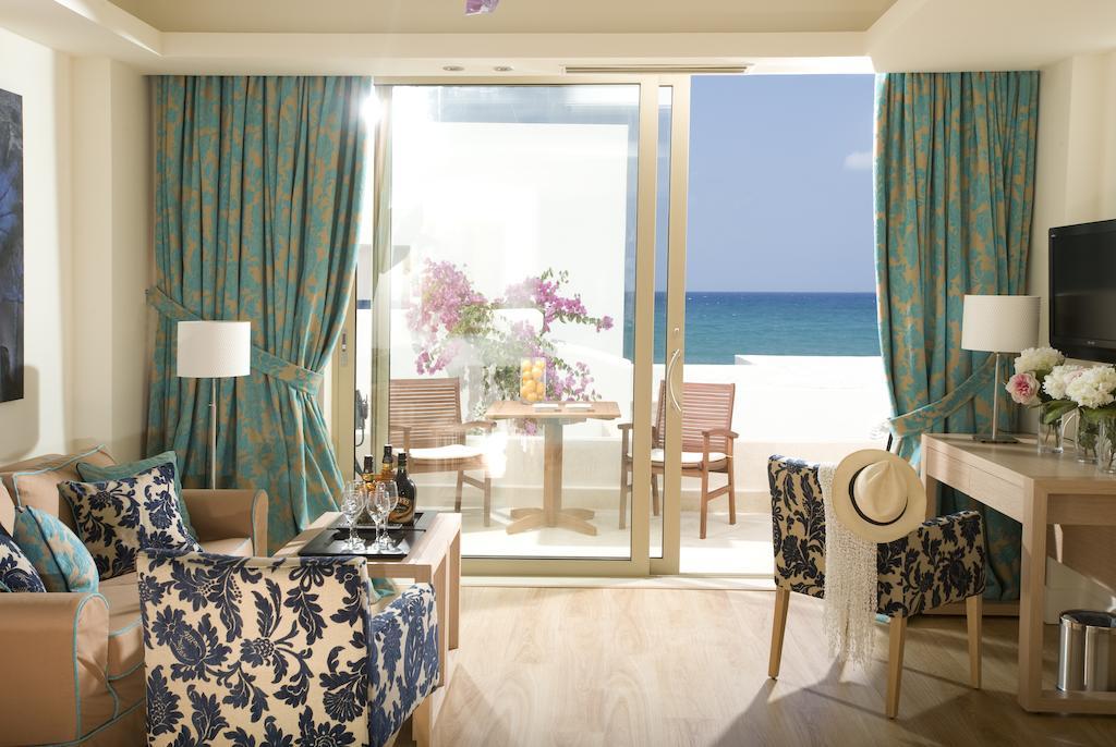 Suite avec Cabine de Plage - Vue sur Complexe Hôtelier