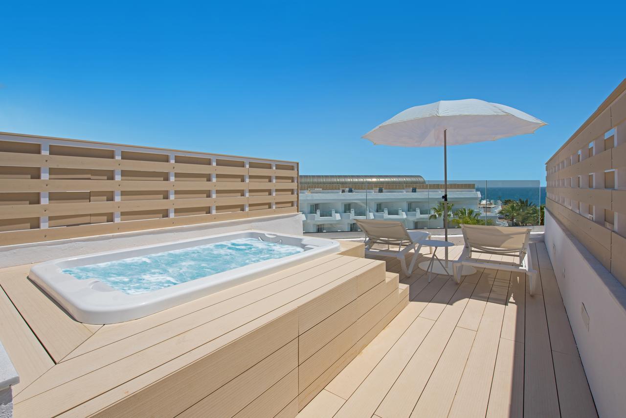 Double Side Sea View Penthouse Hot Tub,664039560:JPEG