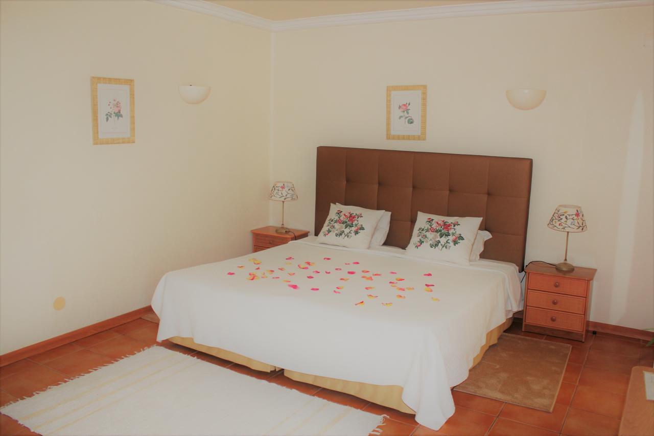 Quarto com Cama de Casal ou 2 de Solteiro