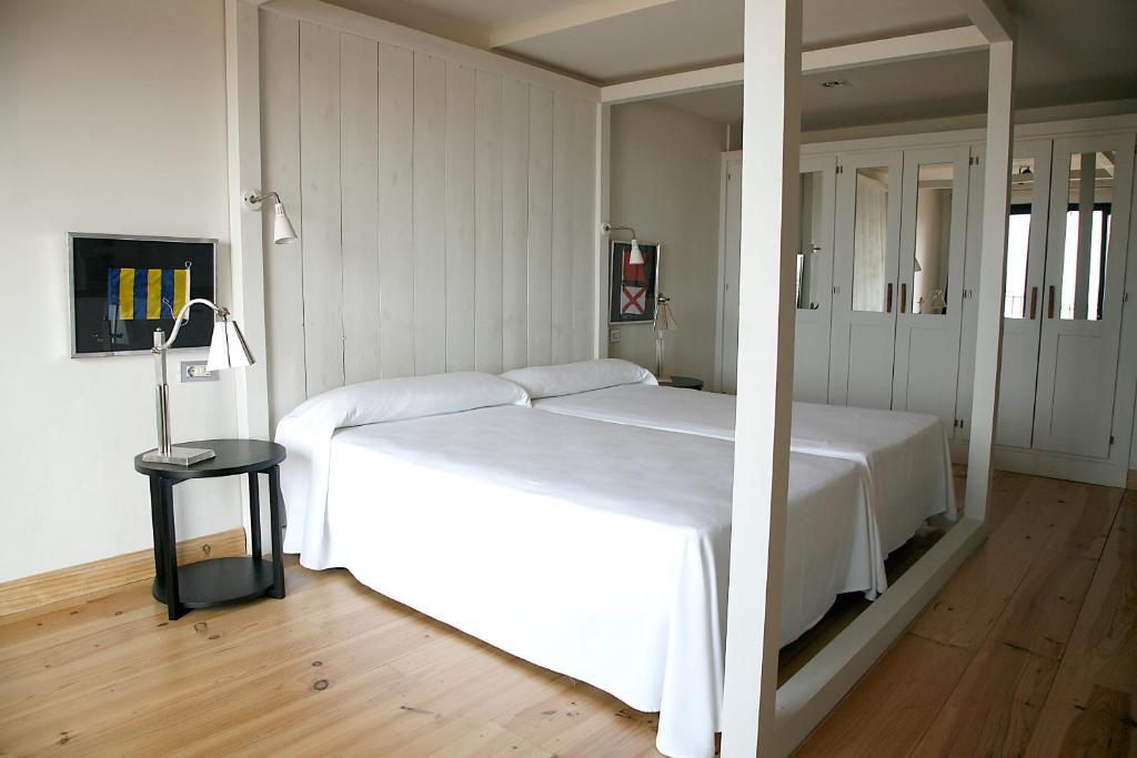 Twin Room Street View