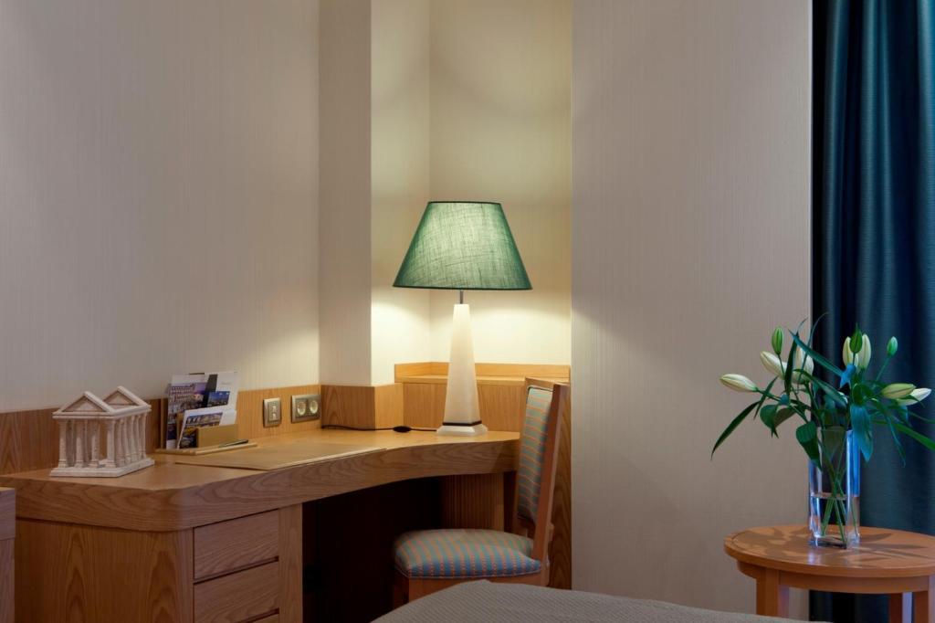 Quarto Família (2 Adultos + 2 Crianças)