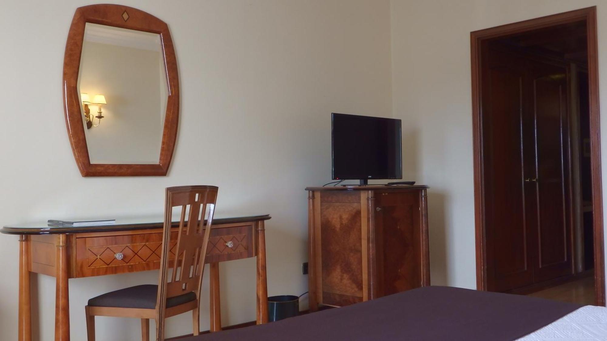Standard Twin Room,703841278:JPEG