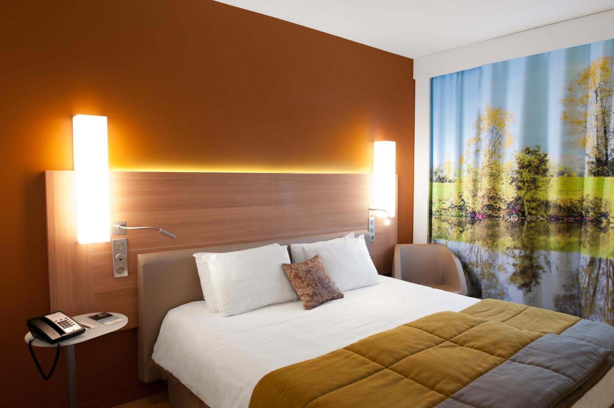 Classic Double Room King Size Bed,1310672860:JPEG