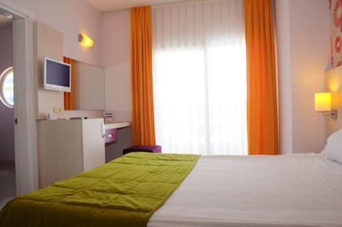 Standard Double Room,1500292531:JPEG